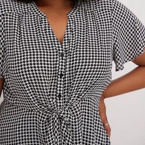EUC houndstooth blouse with tie front